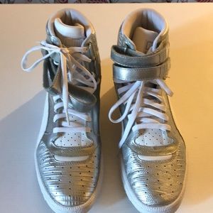 Silver/White Puma High Top Women’s 8 Uk6